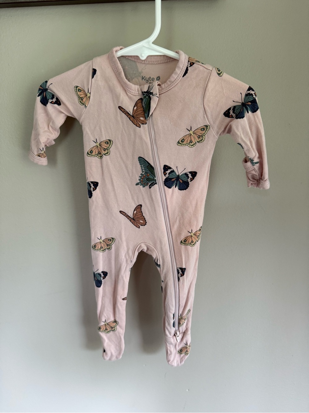 Kyte BABY Newborn Pink Butterfly Footed Zipper One-Piece
